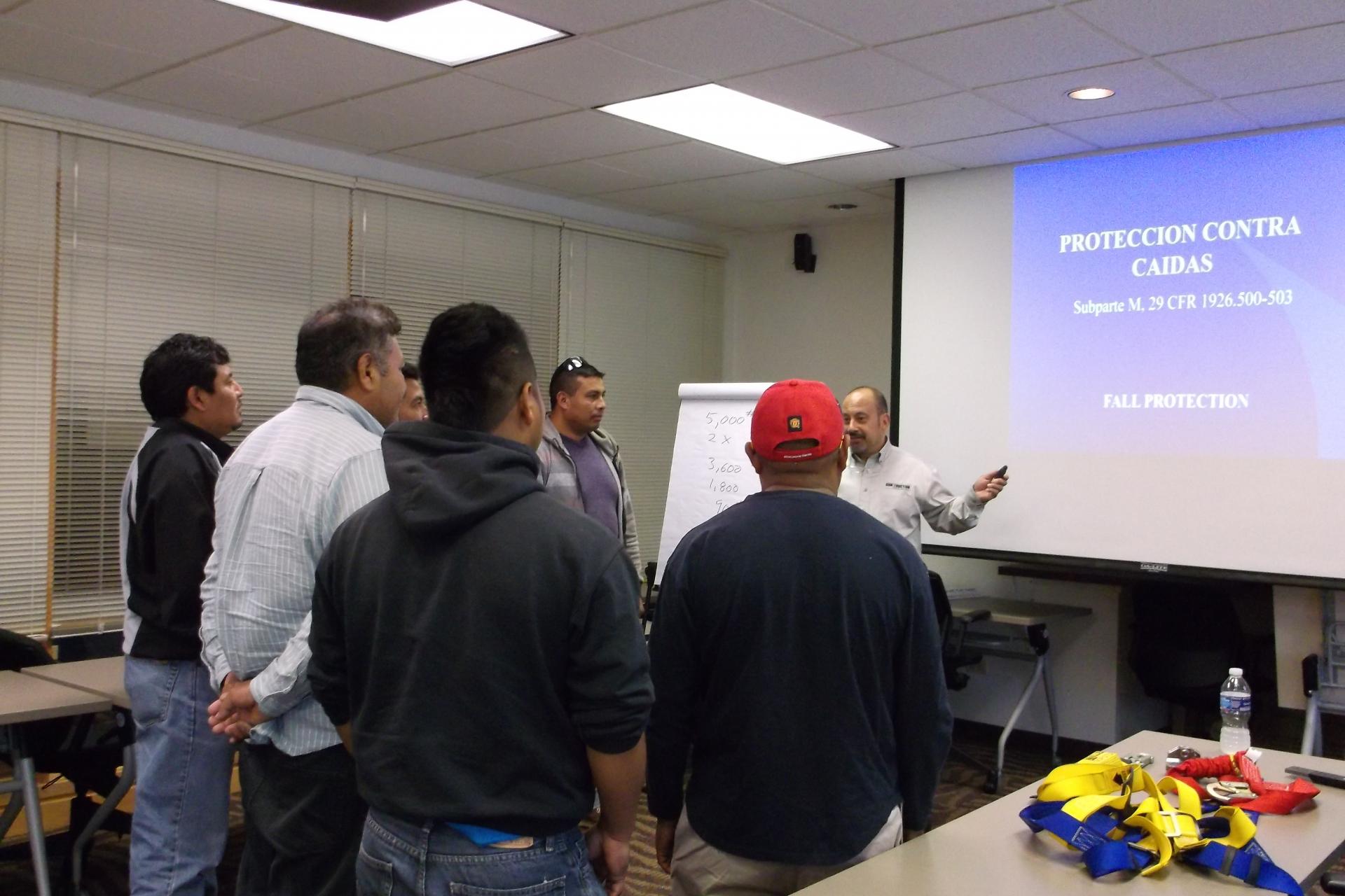 Fall Protection Safety Training for the Competent Person Latino